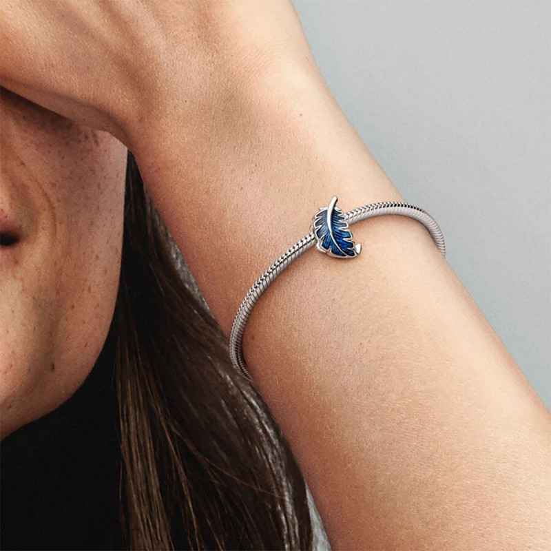 CHARM PIUMA BLU DONNA PANDORA MOMENTS