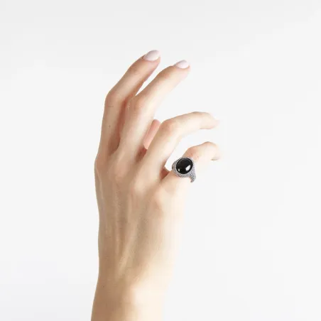 Anello Chevalier Ovale Puntinato Pietra Nera M16 Donna Nove25