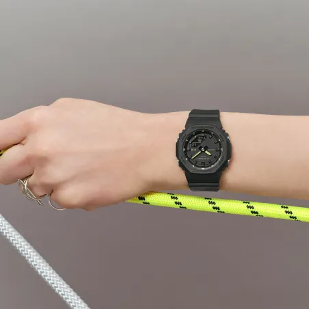 Orologio Nero Neon Giallo Compatto Sportivo 40mm Donna Casio G-Shock