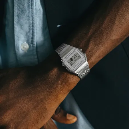 Orologio A158WEM-7 Iconic Digitale Maglia Milano Argento Casio