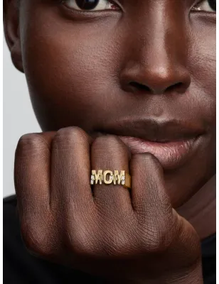 Anello Dorato Sigillo "Mom" mis.54 Donna Pandora - category_name - XDMG De Marchi Gianotti